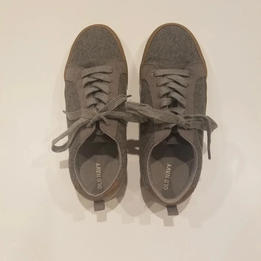 Old Navy boys Gray Wool Sneakers sz.6